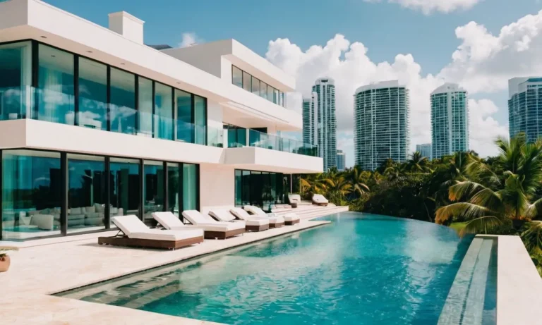 Where Does Drake Live In Miami?